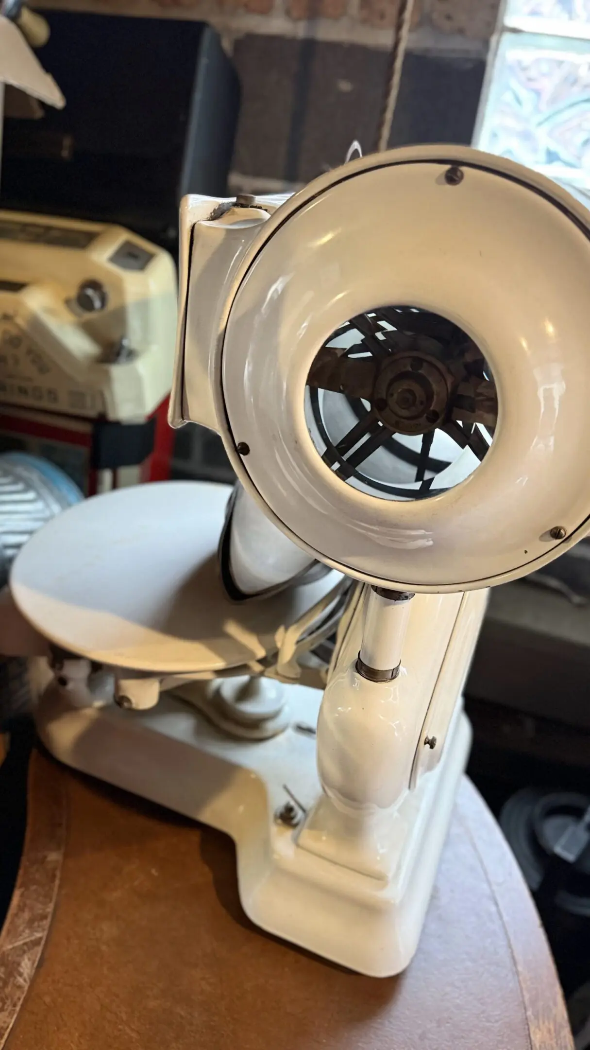 1930s Toledo Porcelain 'Honest Weight' Computing Scale - Image 3